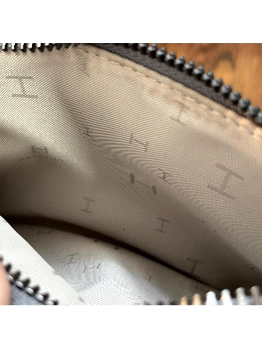 NWOT H by Halston Silver Pebble Textured Zip Pouch Clutch - Picture 3 of 5